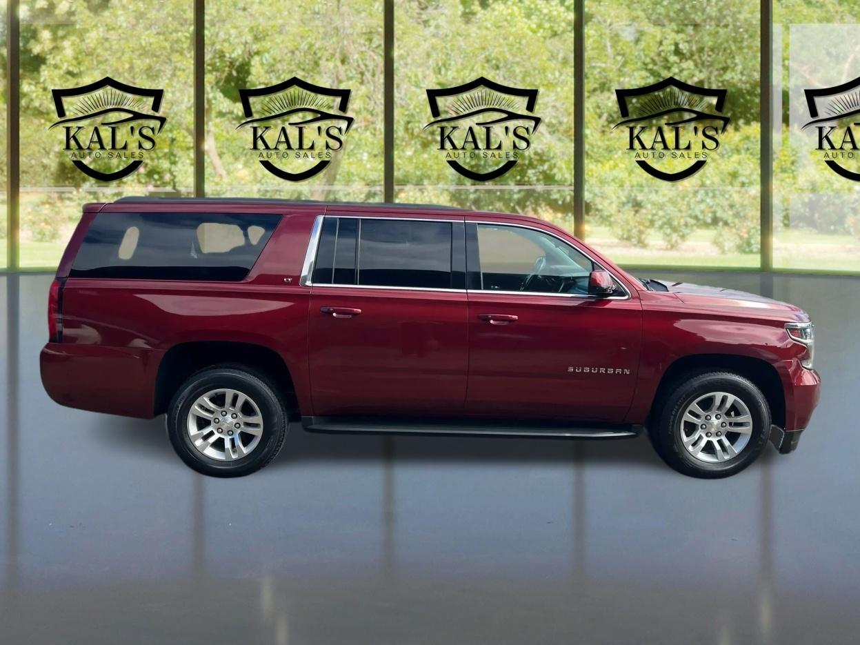 Chevrolet Suburban 4WD 4dr 1500 LT 2016