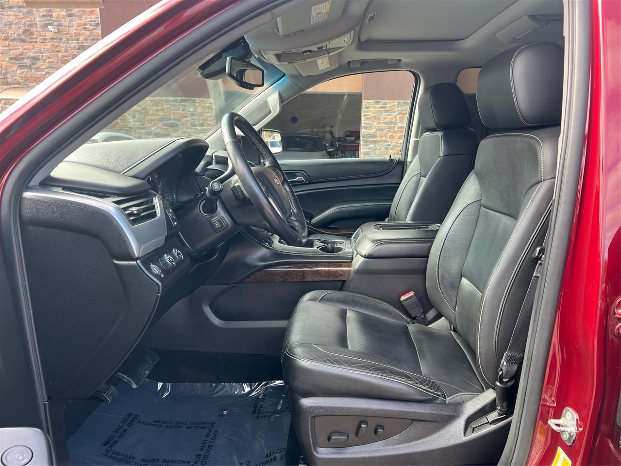 Chevrolet Suburban 4WD 4dr 1500 LT 2016