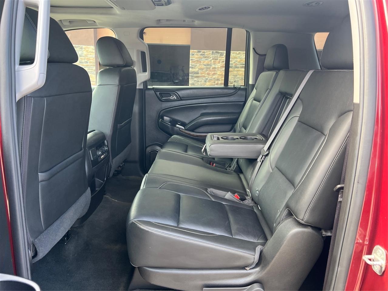 Chevrolet Suburban 4WD 4dr 1500 LT 2016