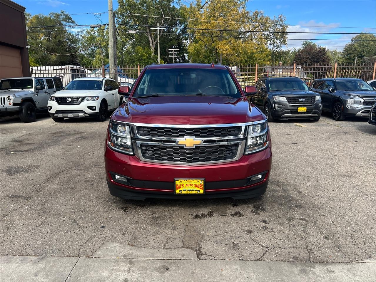 Chevrolet Suburban 4WD 4dr 1500 LT 2016