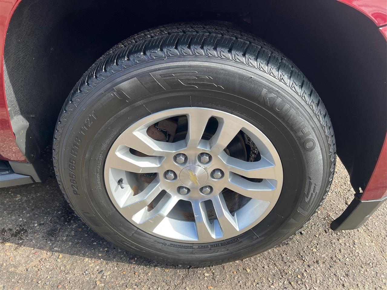 Chevrolet Suburban 4WD 4dr 1500 LT 2016