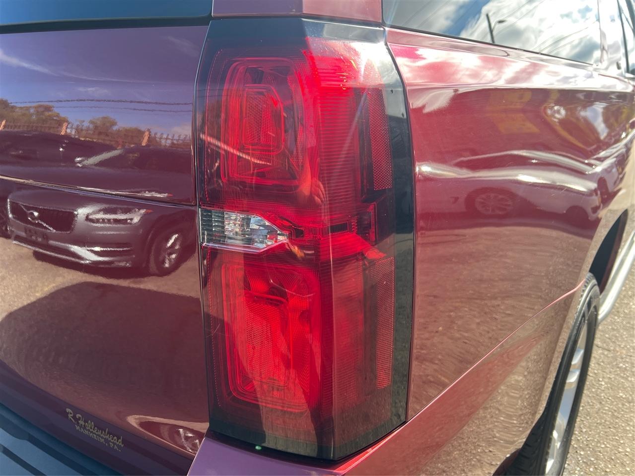 Chevrolet Suburban 4WD 4dr 1500 LT 2016