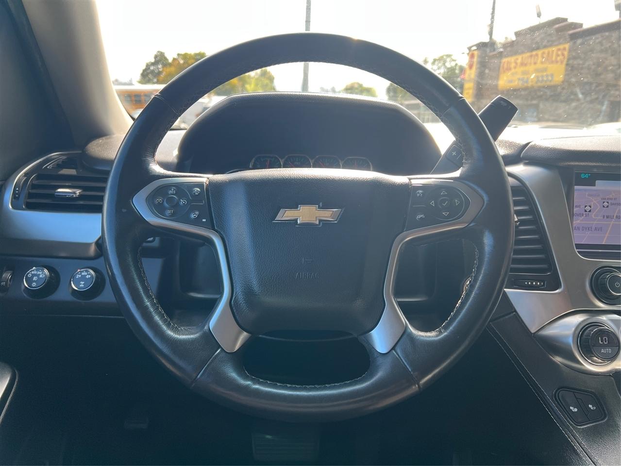Chevrolet Suburban 4WD 4dr 1500 LT 2016
