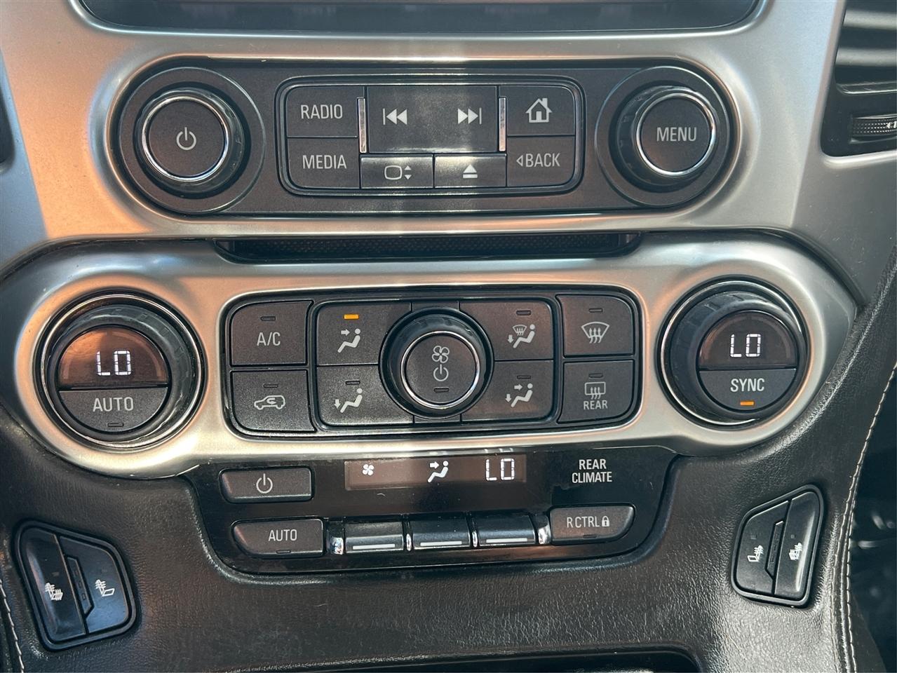 Chevrolet Suburban 4WD 4dr 1500 LT 2016