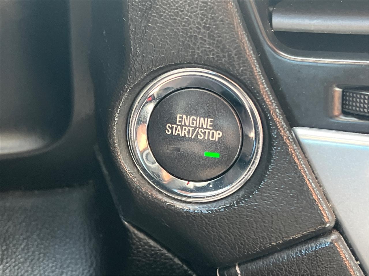 Chevrolet Suburban 4WD 4dr 1500 LT 2016