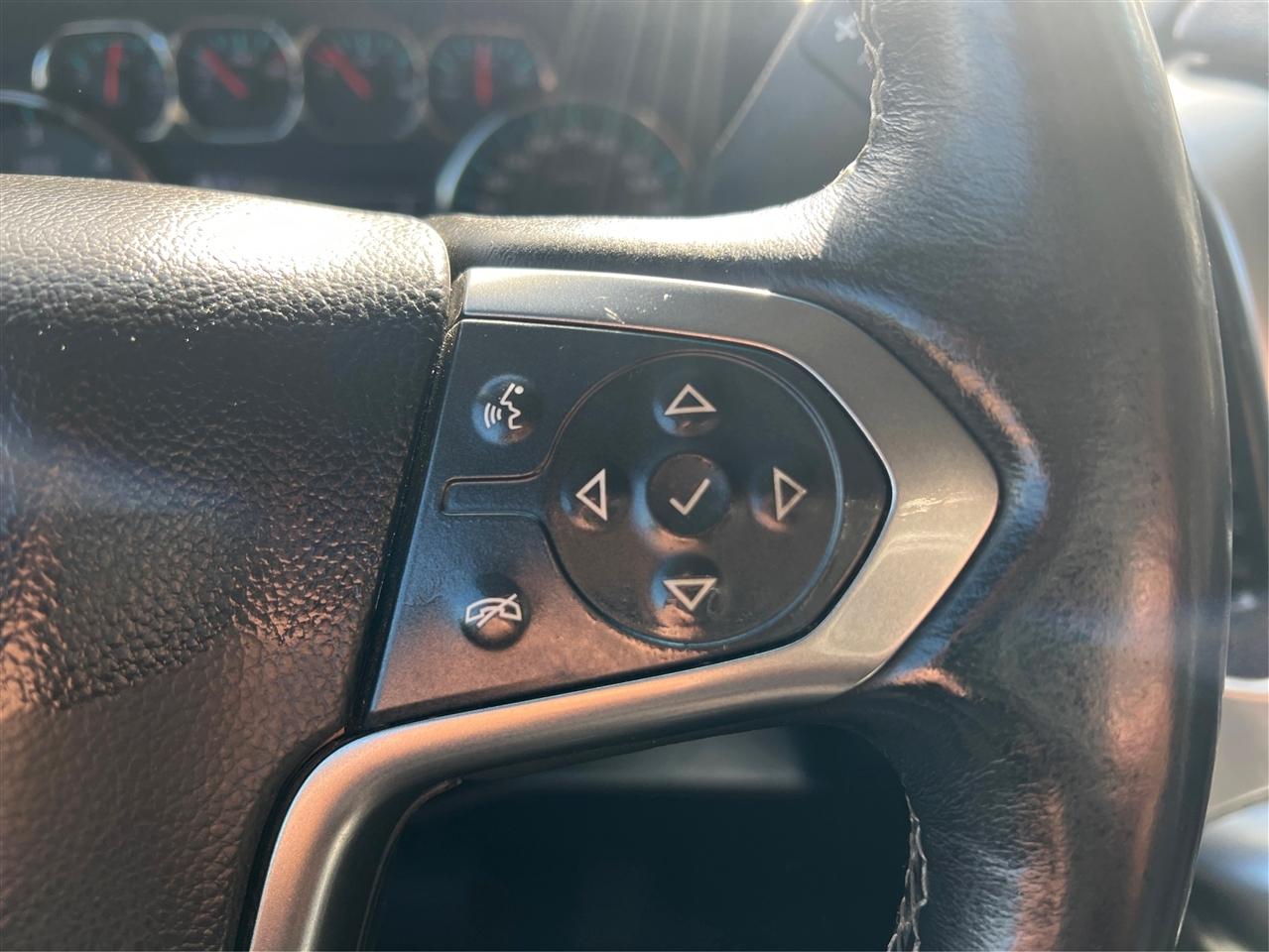 Chevrolet Suburban 4WD 4dr 1500 LT 2016