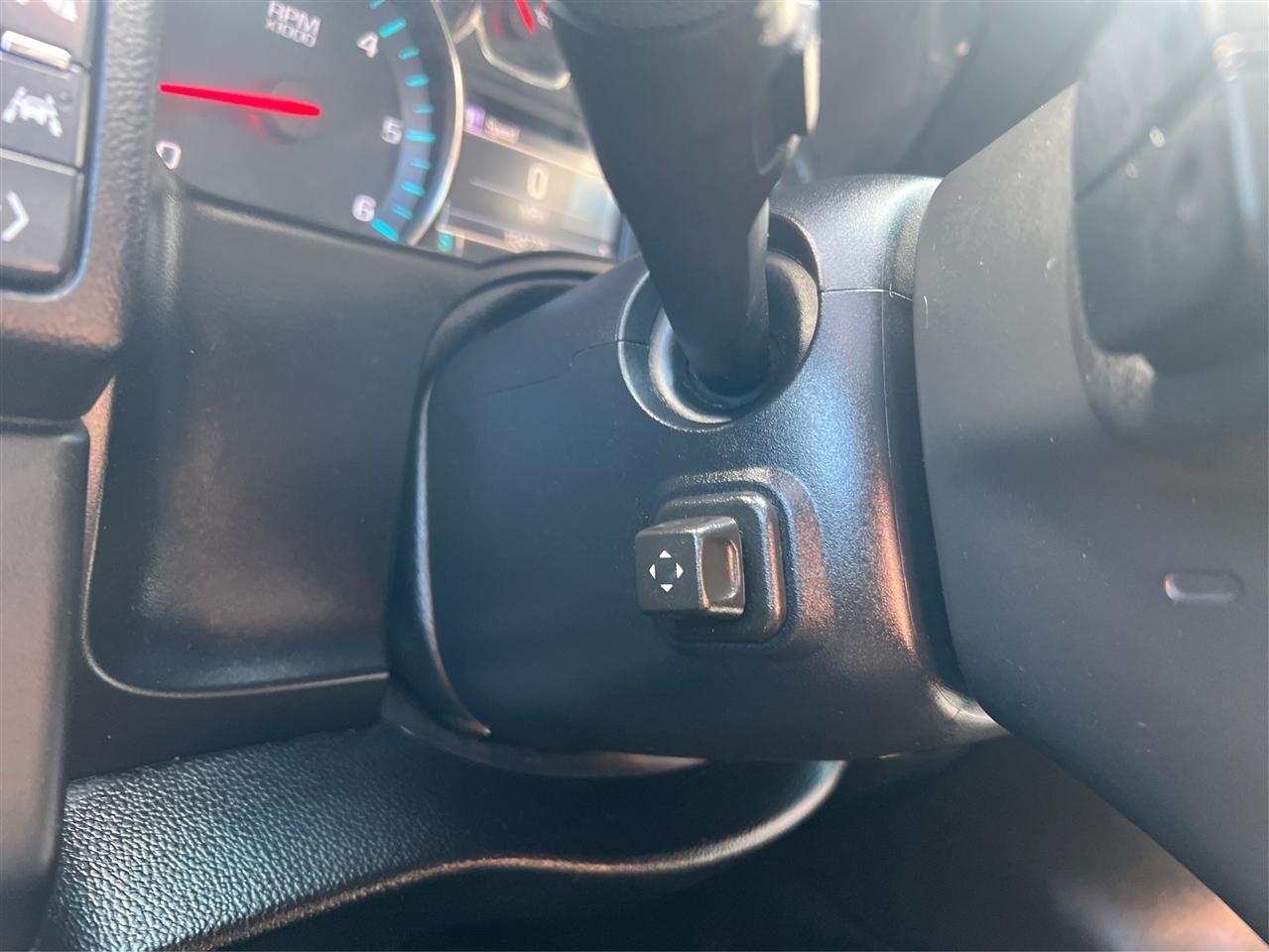 Chevrolet Suburban 4WD 4dr 1500 LT 2016