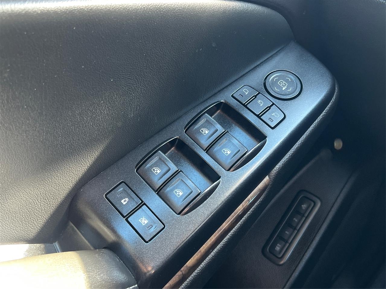 Chevrolet Suburban 4WD 4dr 1500 LT 2016