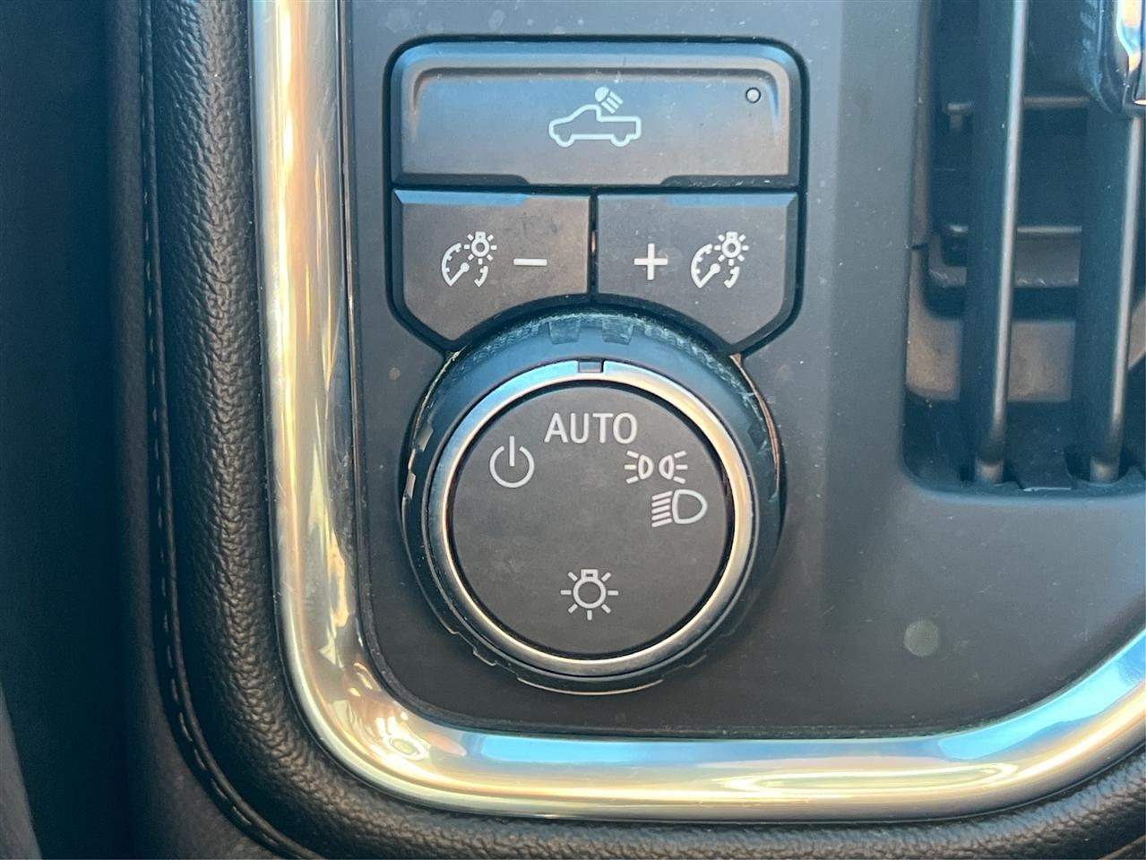 Chevrolet Silverado 1500 2WD Crew Cab 147" LT 2020