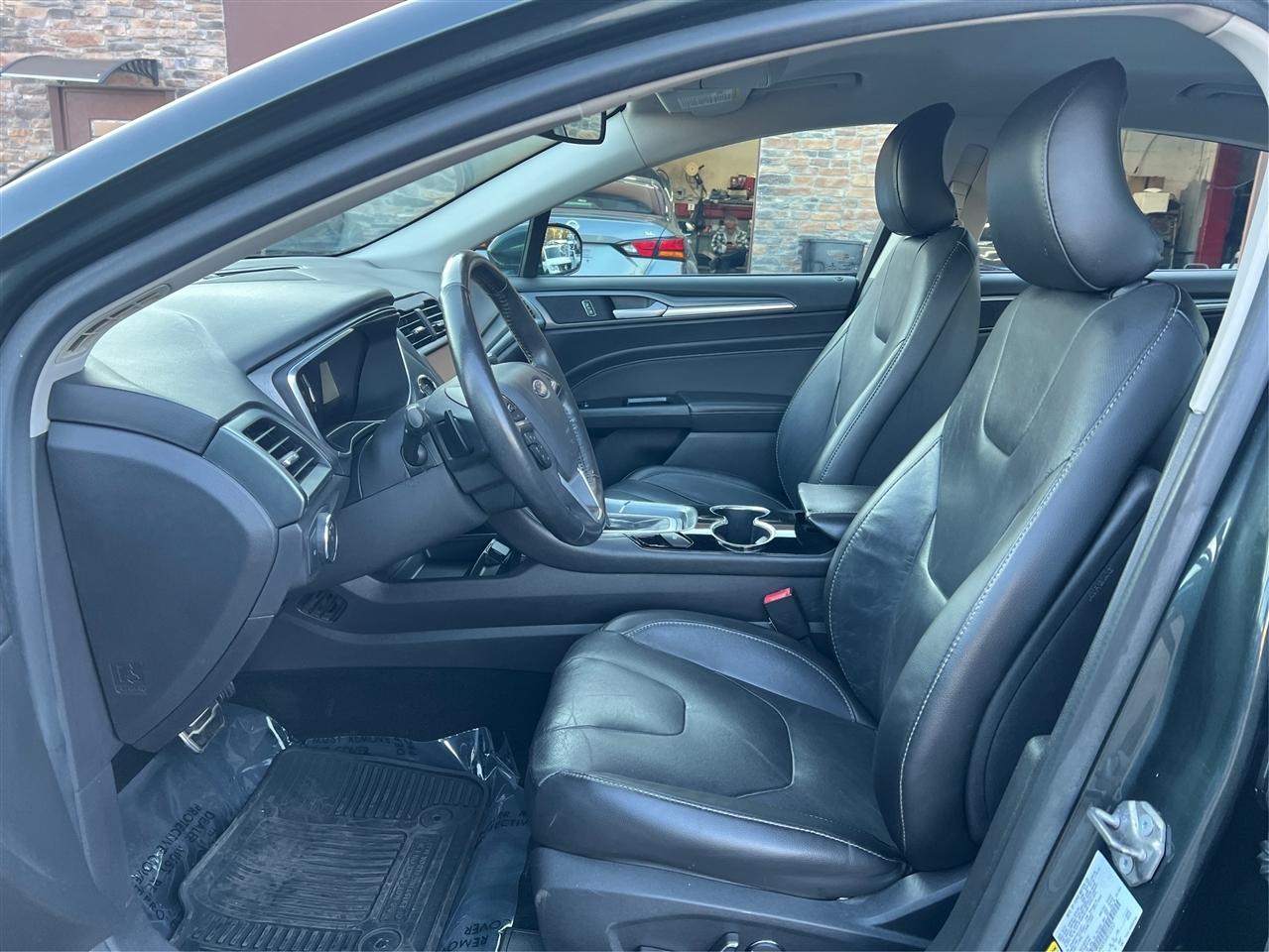 Ford Fusion 4dr Sdn Titanium FWD 2016
