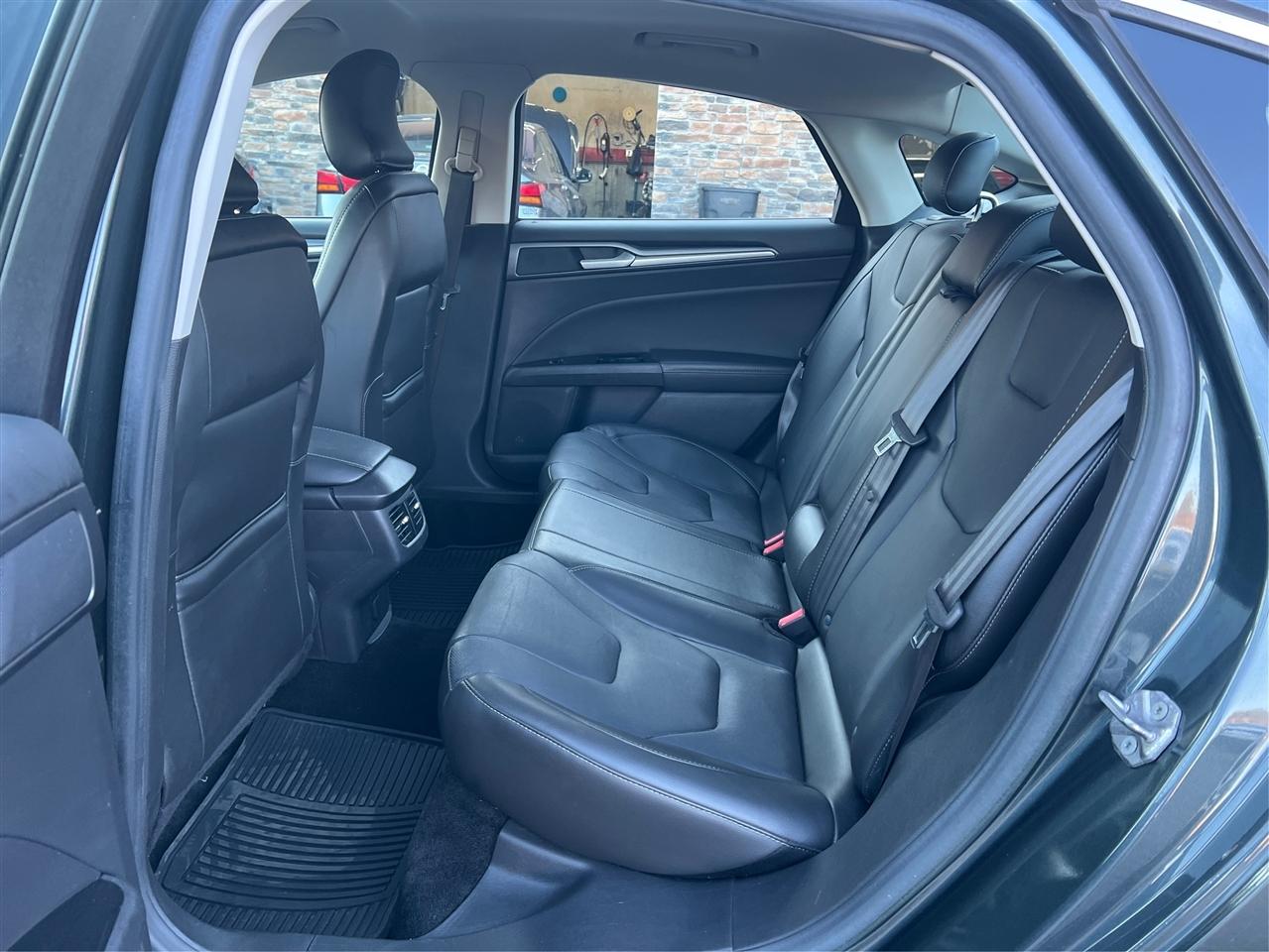 Ford Fusion 4dr Sdn Titanium FWD 2016
