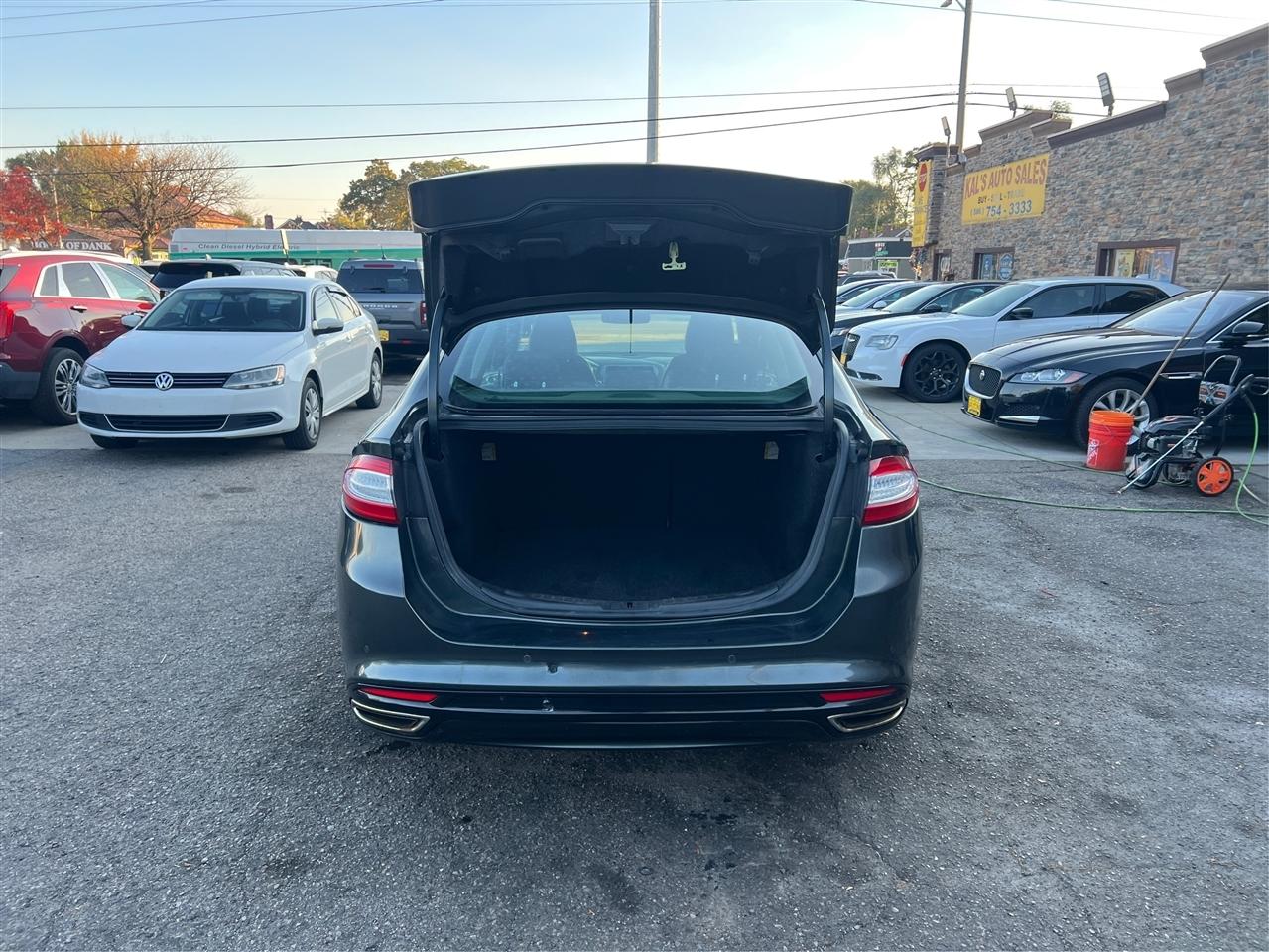 Ford Fusion 4dr Sdn Titanium FWD 2016