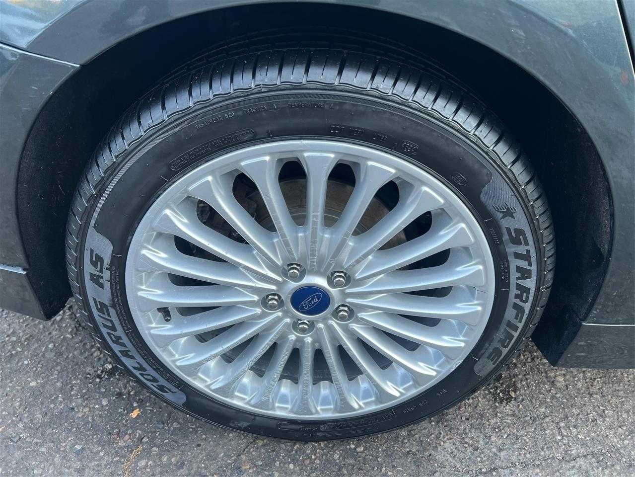 Ford Fusion 4dr Sdn Titanium FWD 2016