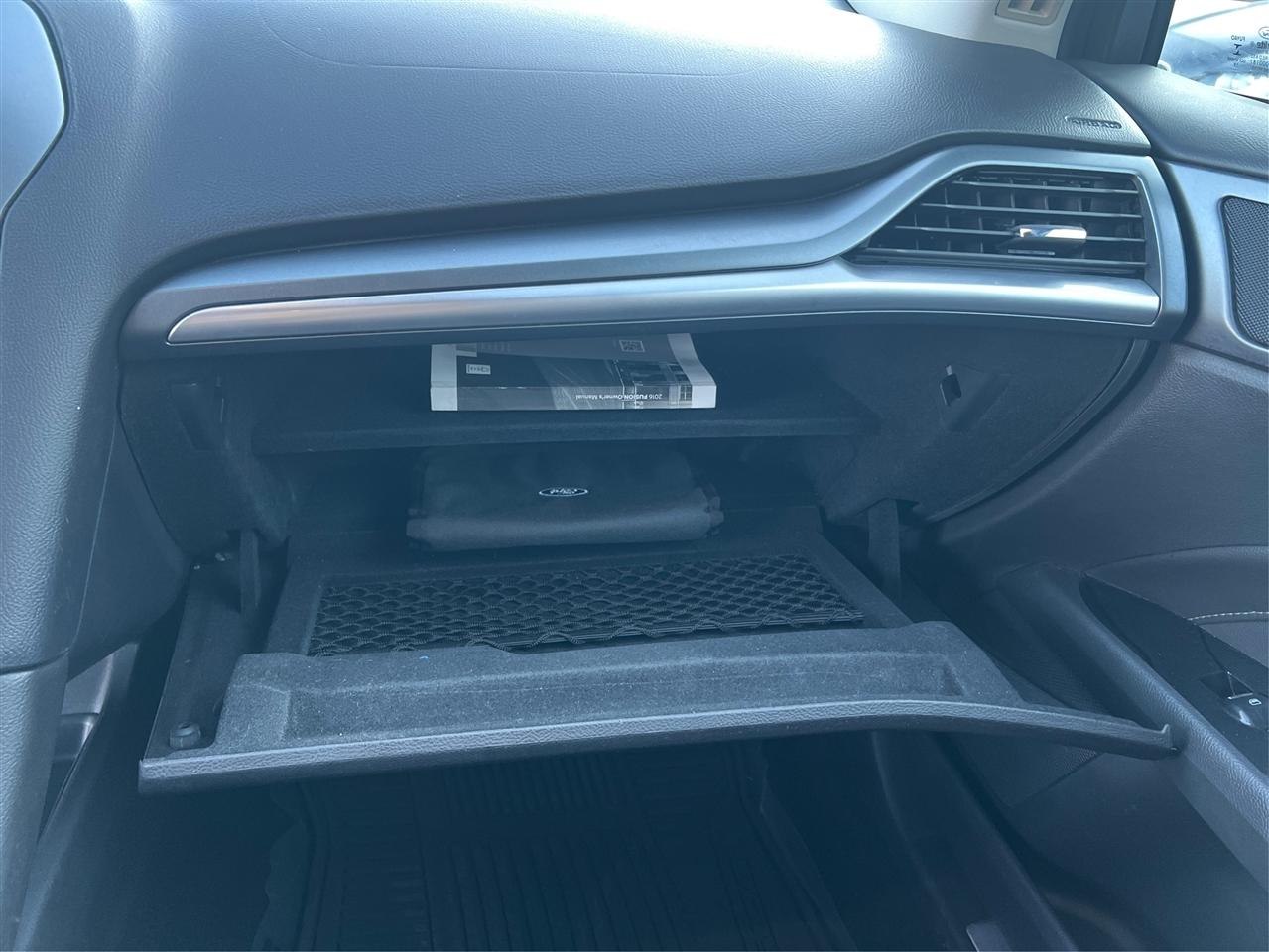 Ford Fusion 4dr Sdn Titanium FWD 2016