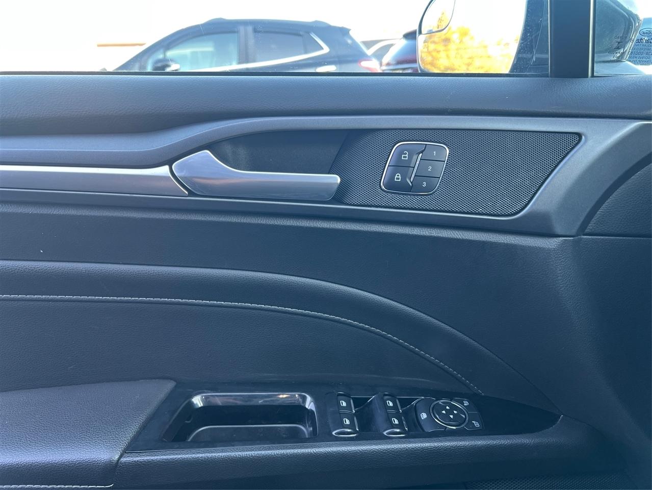 Ford Fusion 4dr Sdn Titanium FWD 2016
