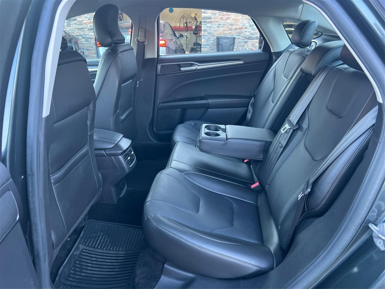 Ford Fusion 4dr Sdn Titanium FWD 2016
