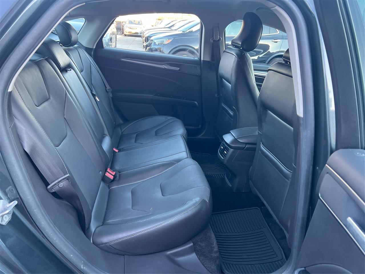 Ford Fusion 4dr Sdn Titanium FWD 2016