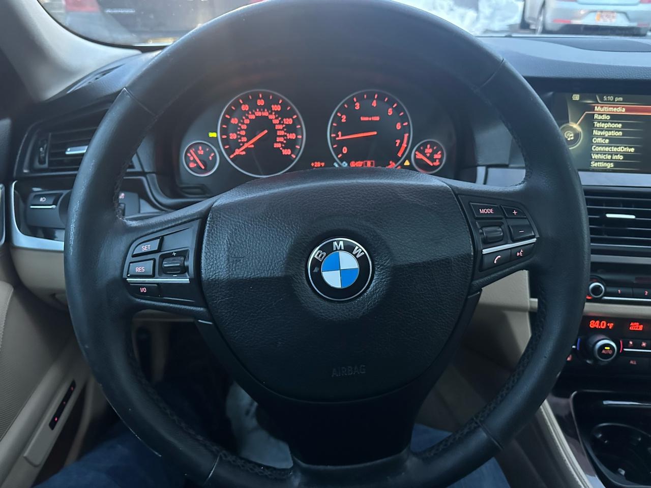 BMW 5-Series 528i xDrive 2013