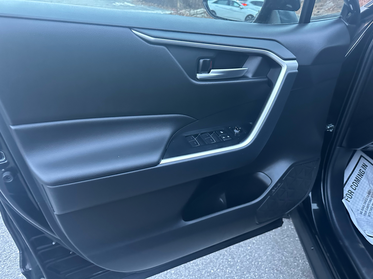 Toyota RAV4 XLE AWD 2025