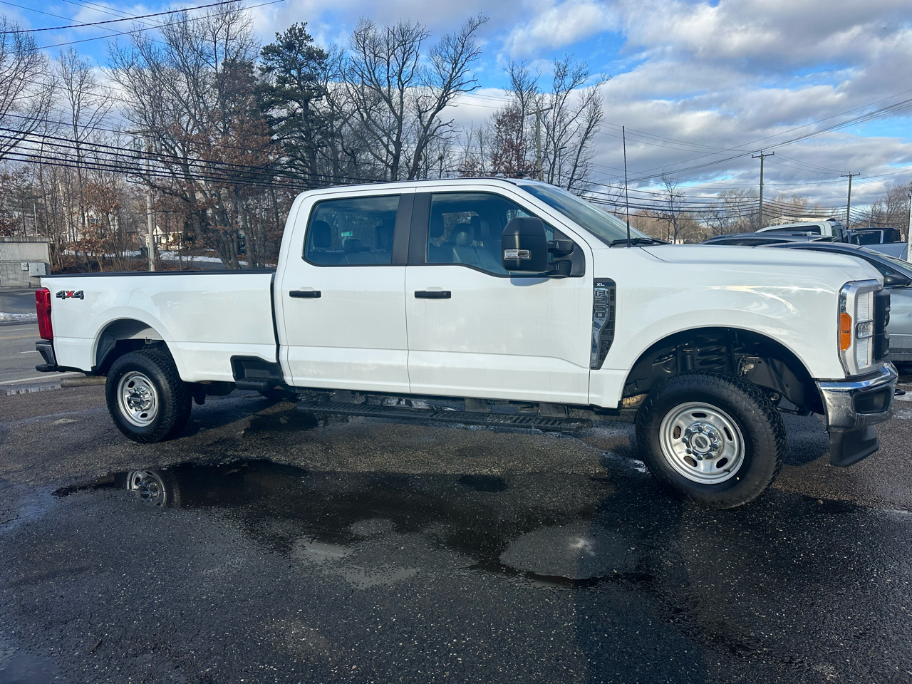 Ford F-250 SD XL Crew Cab 4WD 2023