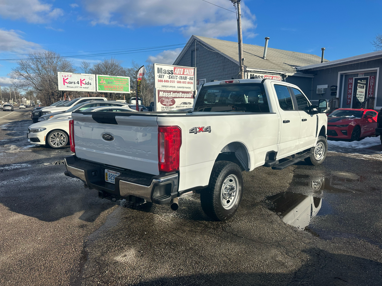 Ford F-250 SD XL Crew Cab 4WD 2023