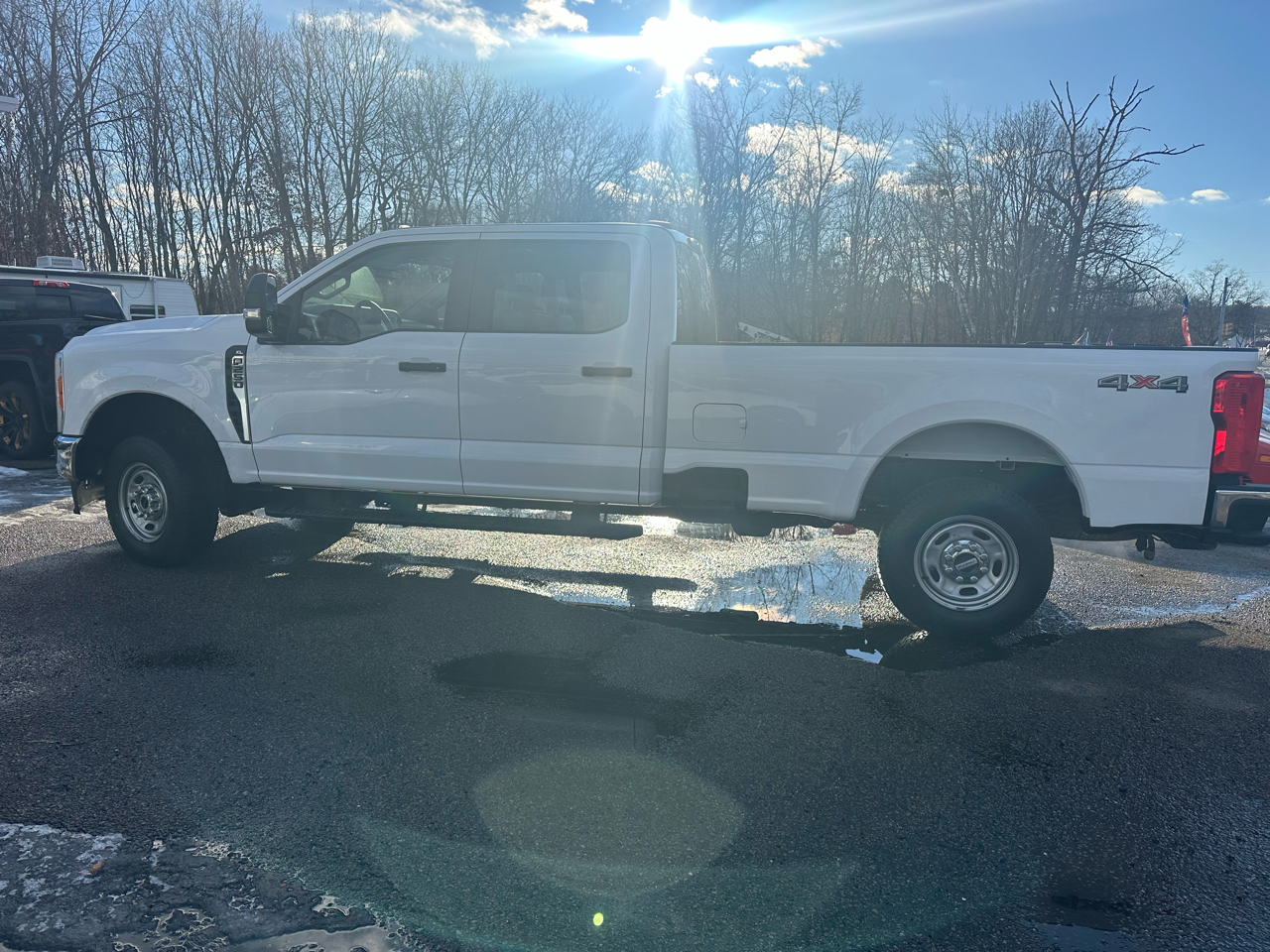 Ford F-250 SD XL Crew Cab 4WD 2023