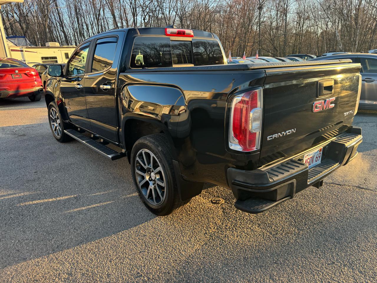 GMC Canyon Denali Crew Cab 4WD Long Box 2017