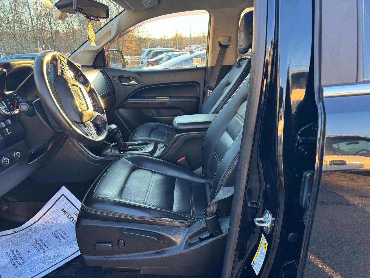 GMC Canyon Denali Crew Cab 4WD Long Box 2017