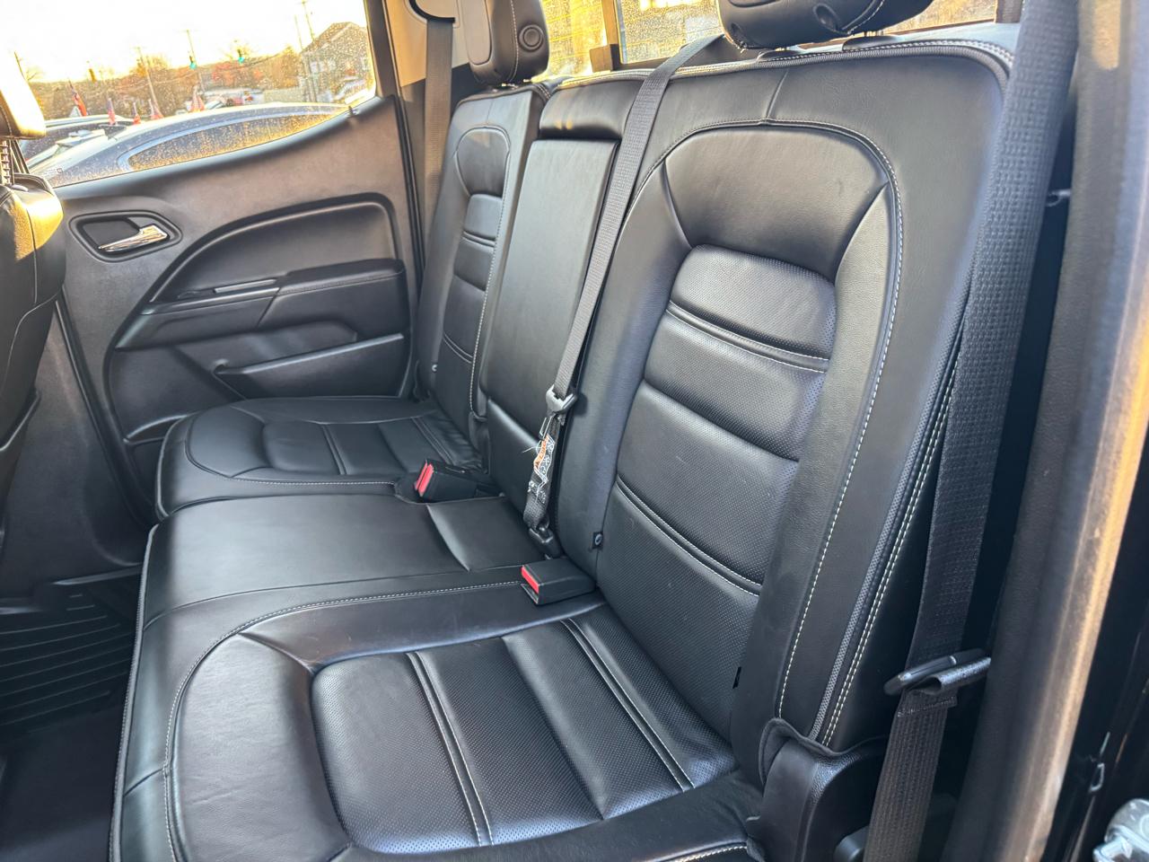 GMC Canyon Denali Crew Cab 4WD Long Box 2017
