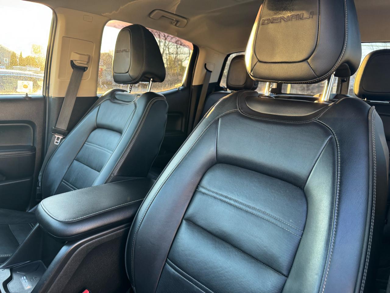 GMC Canyon Denali Crew Cab 4WD Long Box 2017