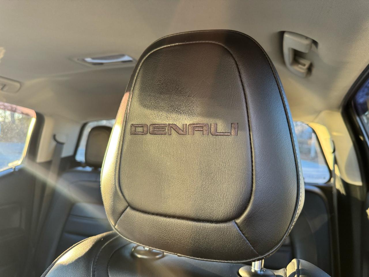GMC Canyon Denali Crew Cab 4WD Long Box 2017