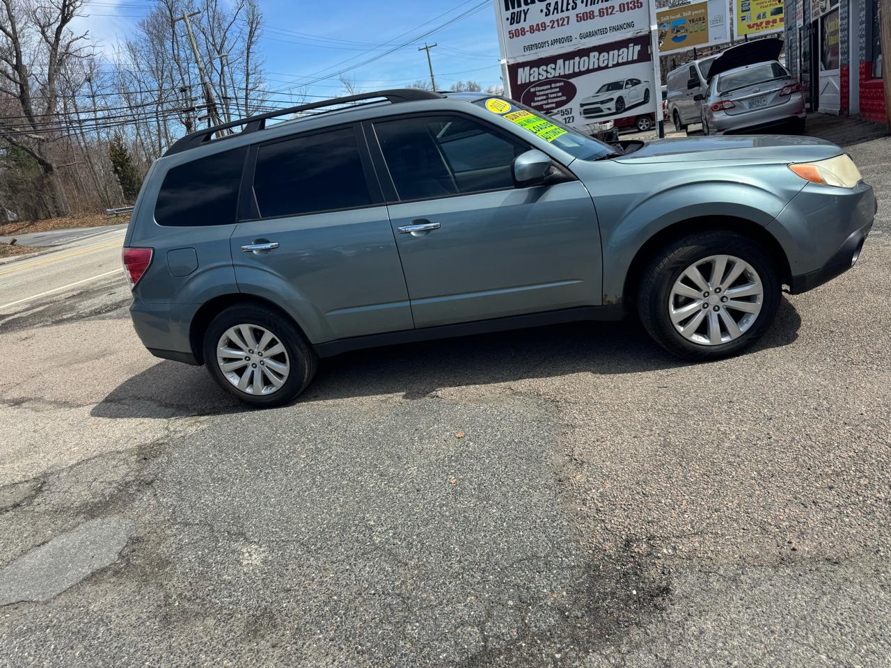 Subaru Forester 2.5X Premium 2011