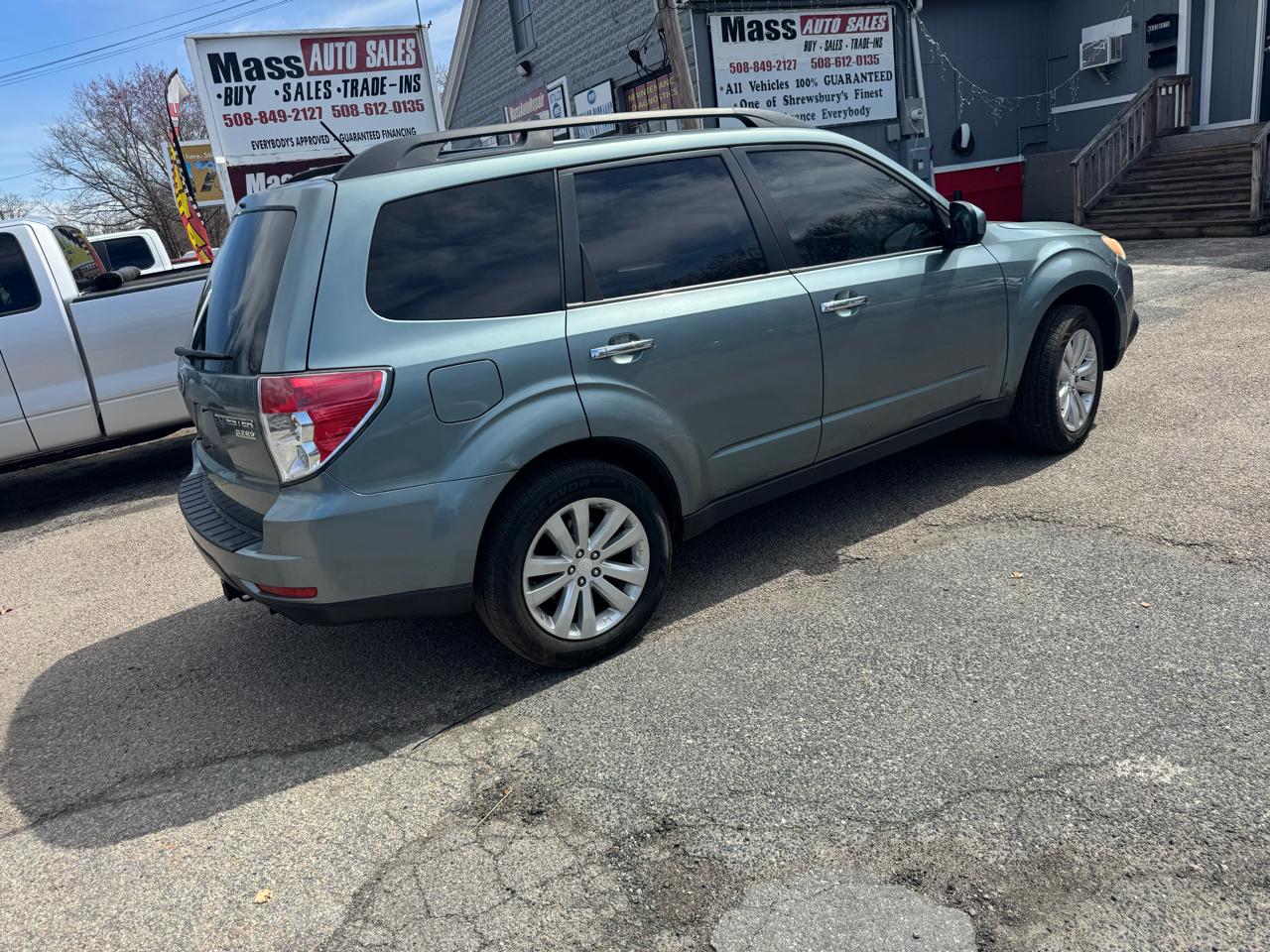 Subaru Forester 2.5X Premium 2011