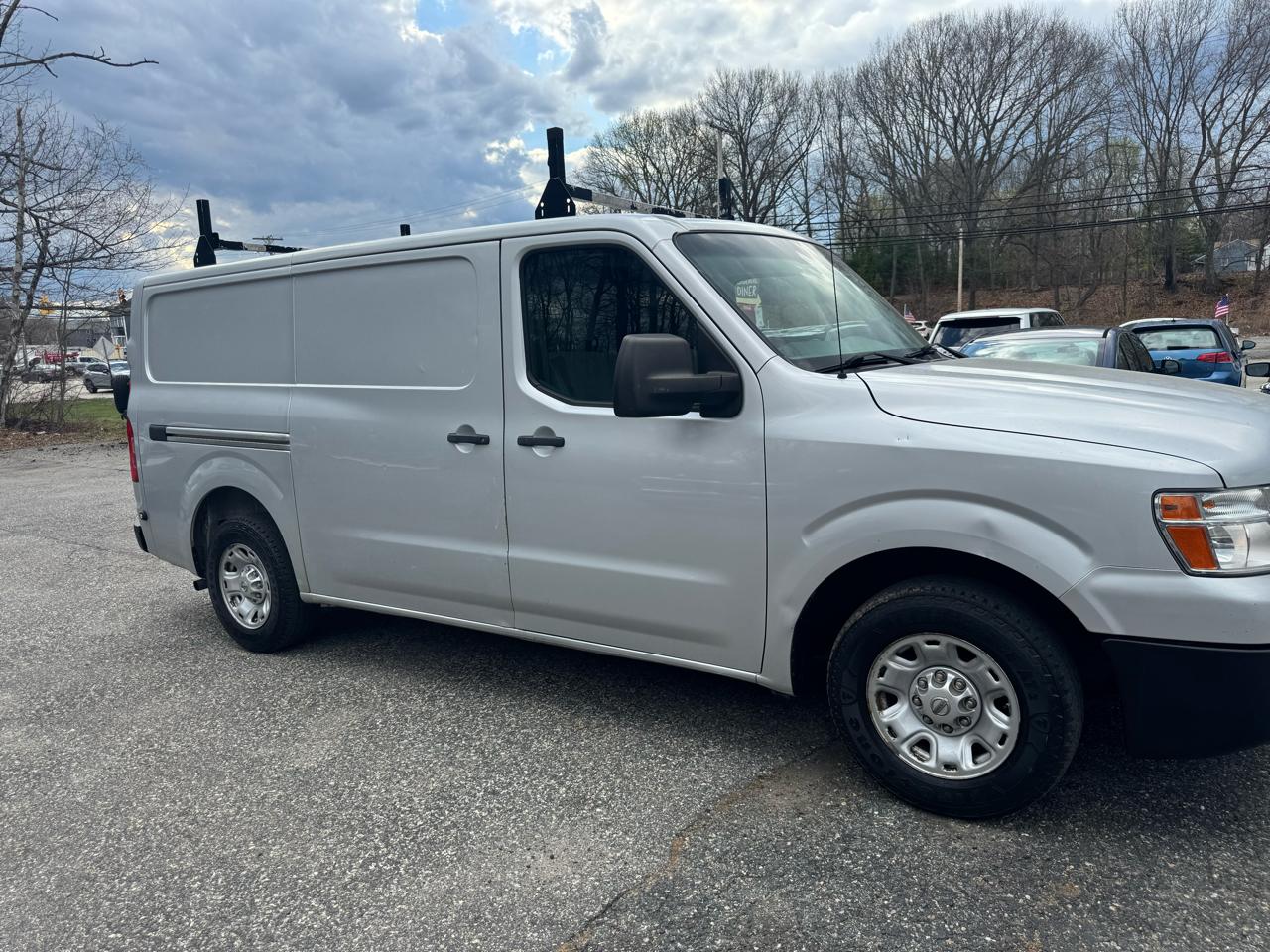 Nissan NV Cargo 1500 SV 2016