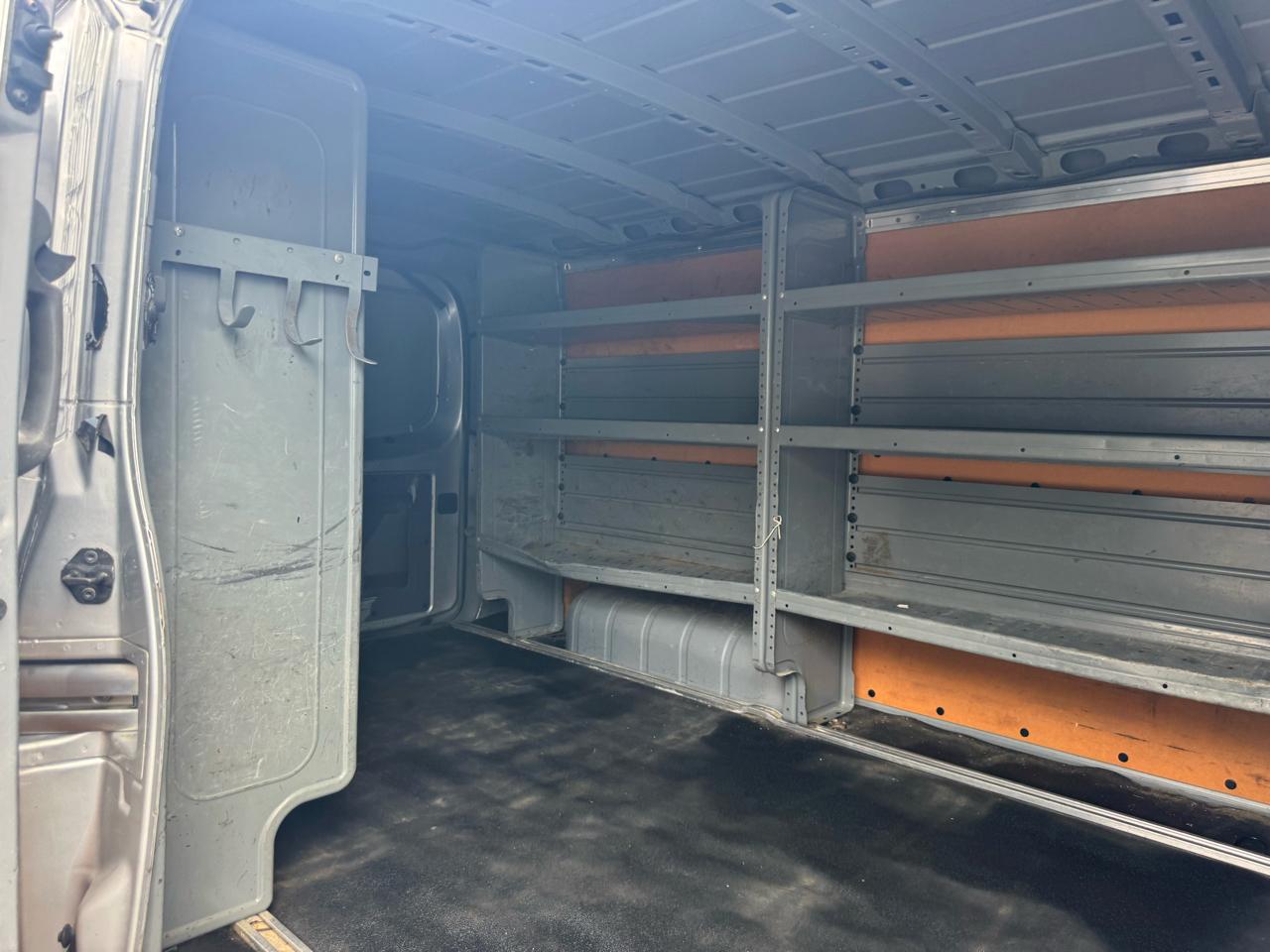 Nissan NV Cargo 1500 SV 2016