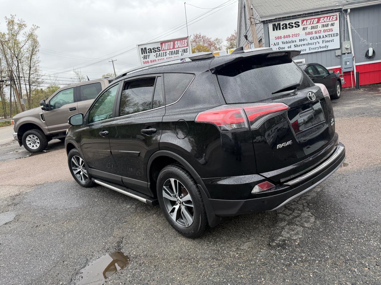Toyota RAV4 XLE AWD 2017