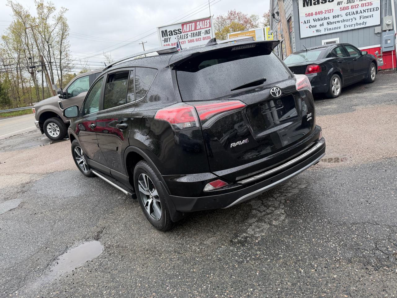 Toyota RAV4 XLE AWD 2017