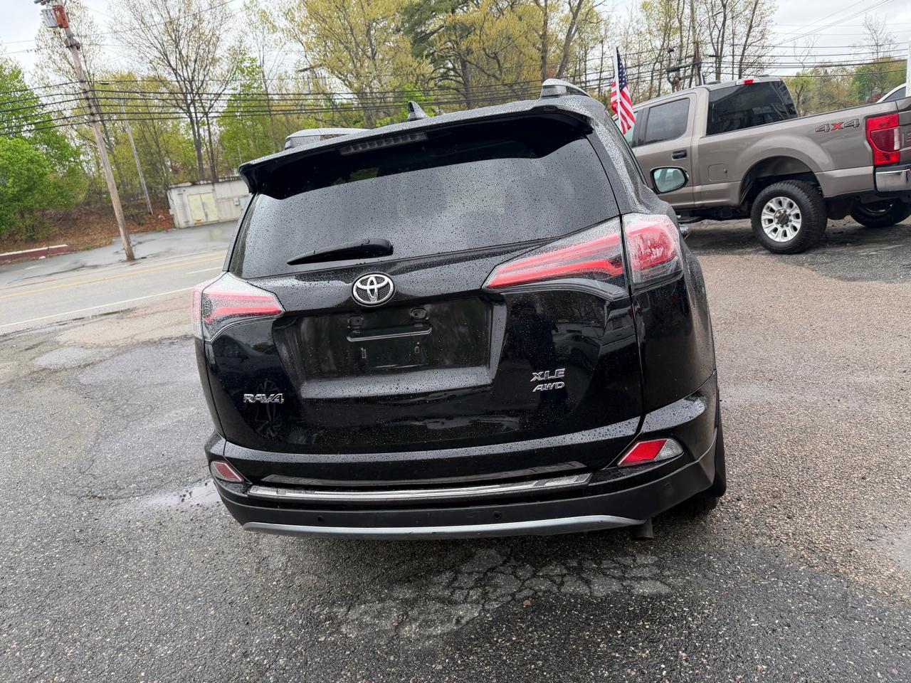 Toyota RAV4 XLE AWD 2017