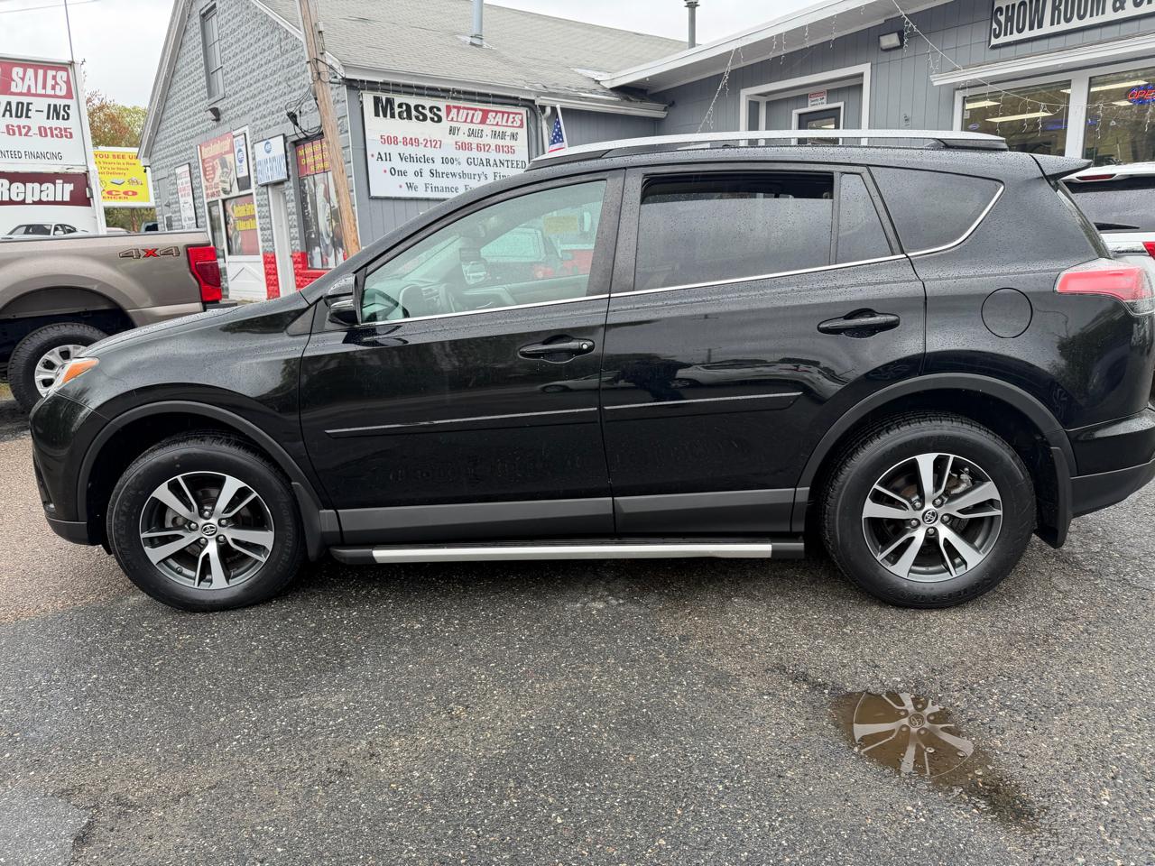 Toyota RAV4 XLE AWD 2017