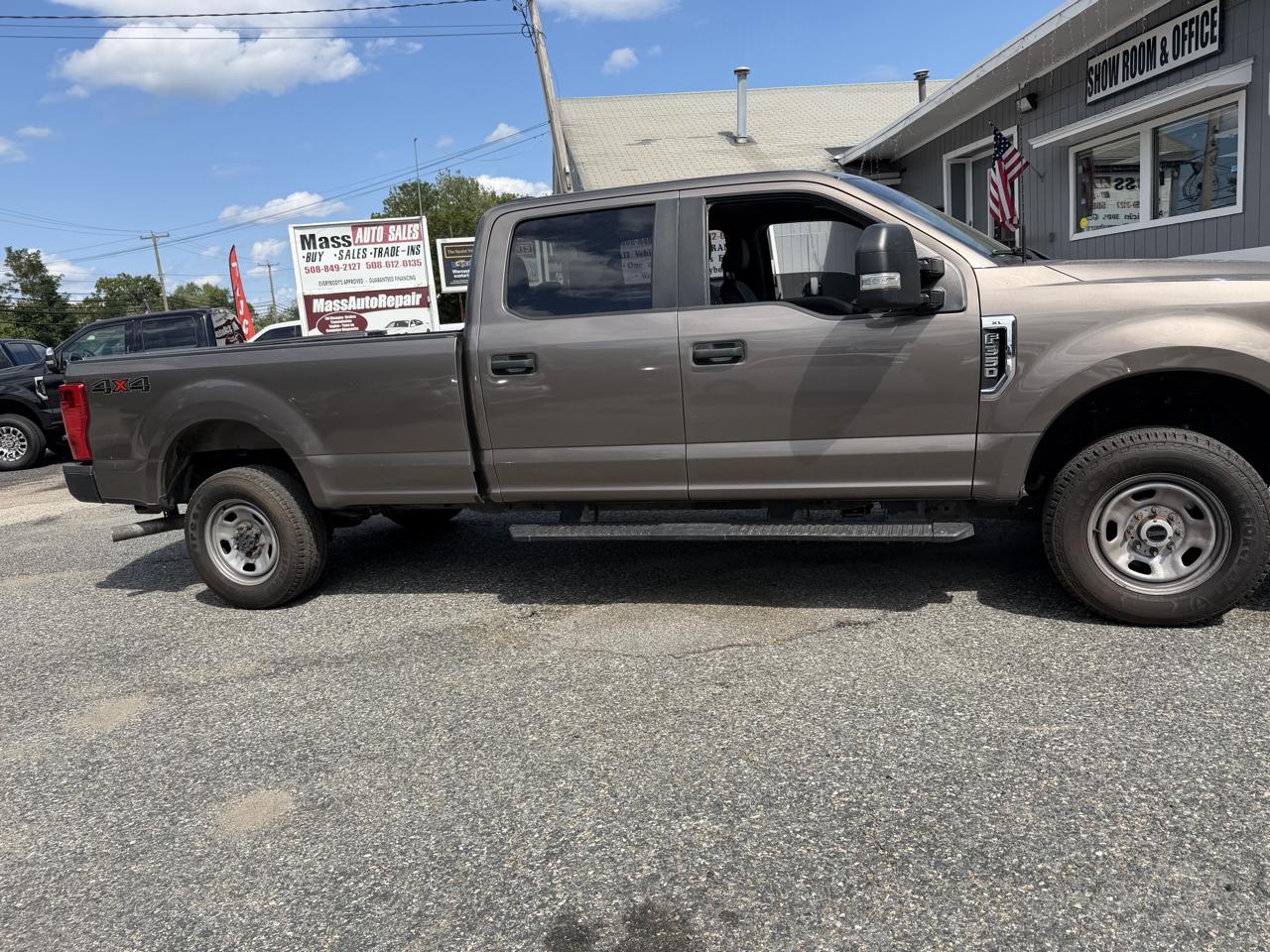 Ford F-350 SD XL Crew Cab Long Bed 4WD 2022