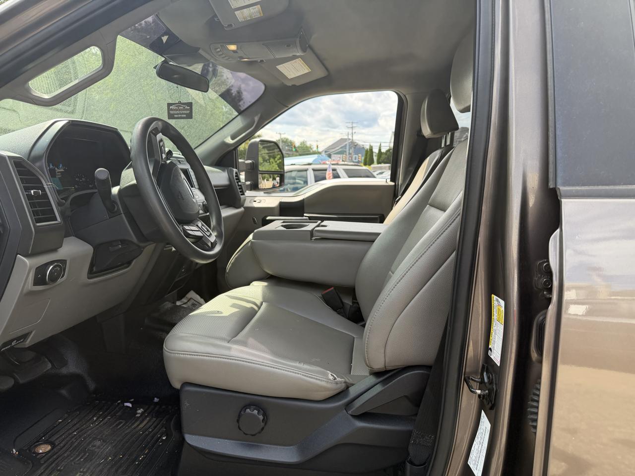 Ford F-350 SD XL Crew Cab Long Bed 4WD 2022