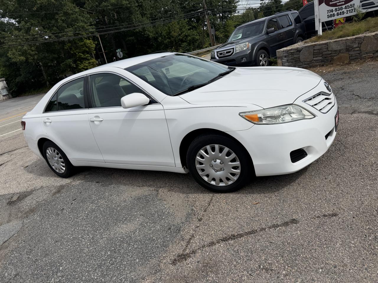 Toyota Camry Base 6-Spd AT 2011