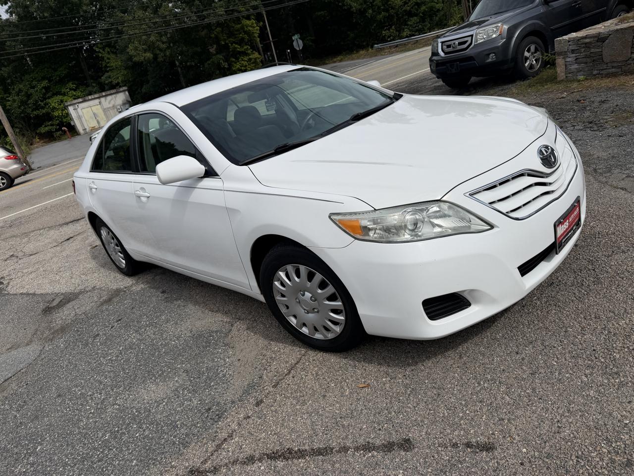 Toyota Camry Base 6-Spd AT 2011