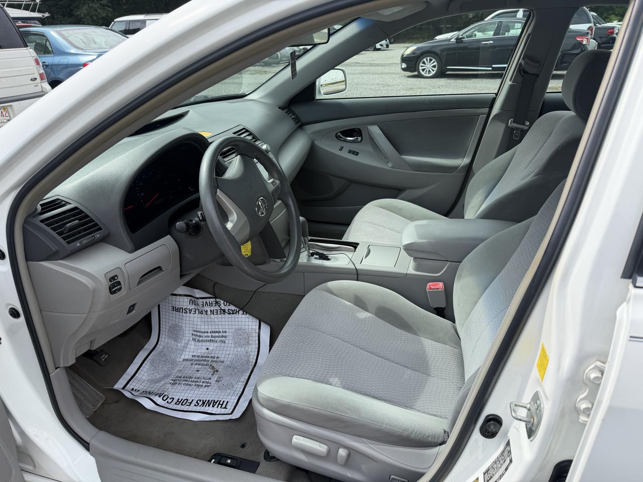 Toyota Camry Base 6-Spd AT 2011
