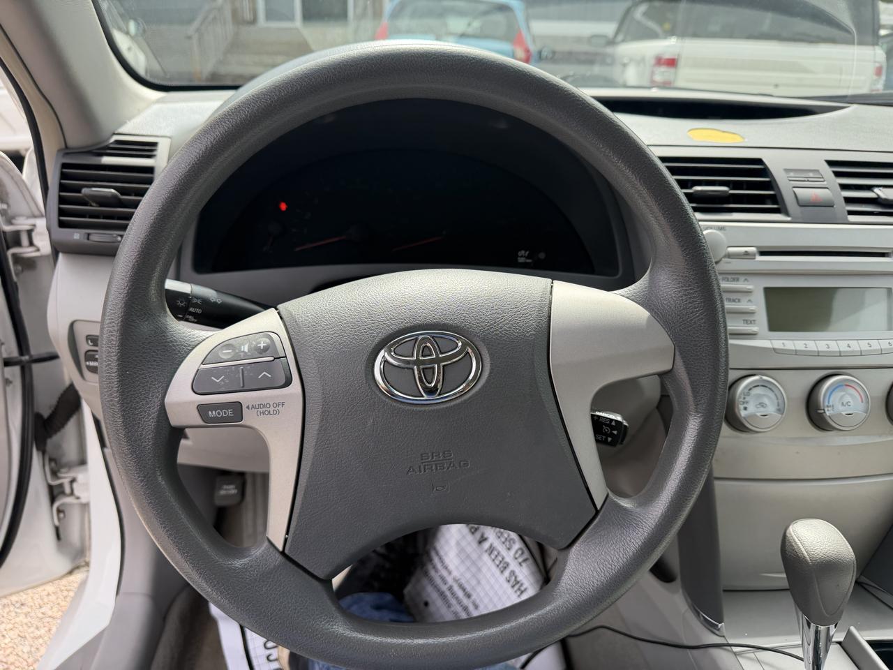 Toyota Camry Base 6-Spd AT 2011