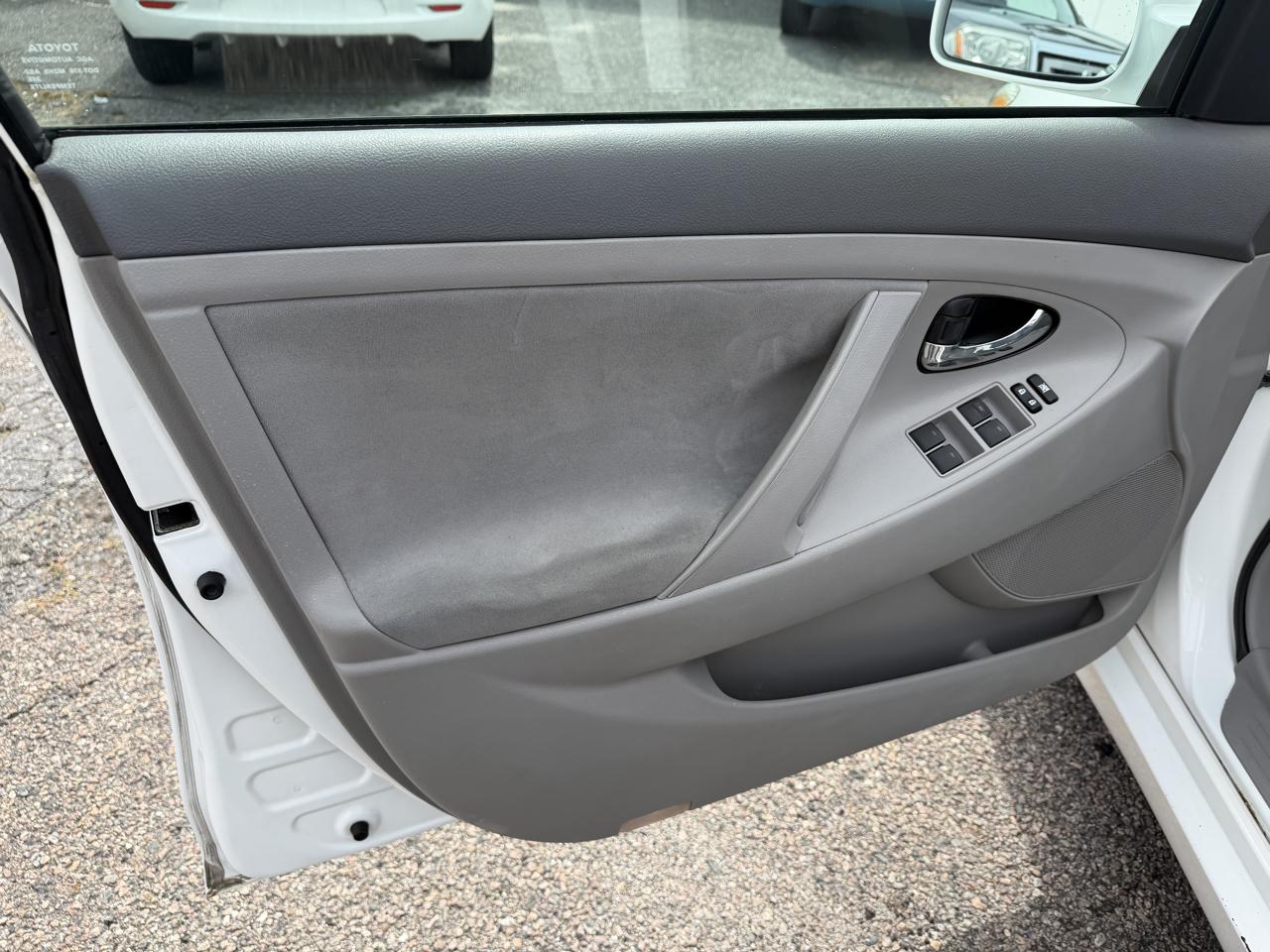 Toyota Camry Base 6-Spd AT 2011