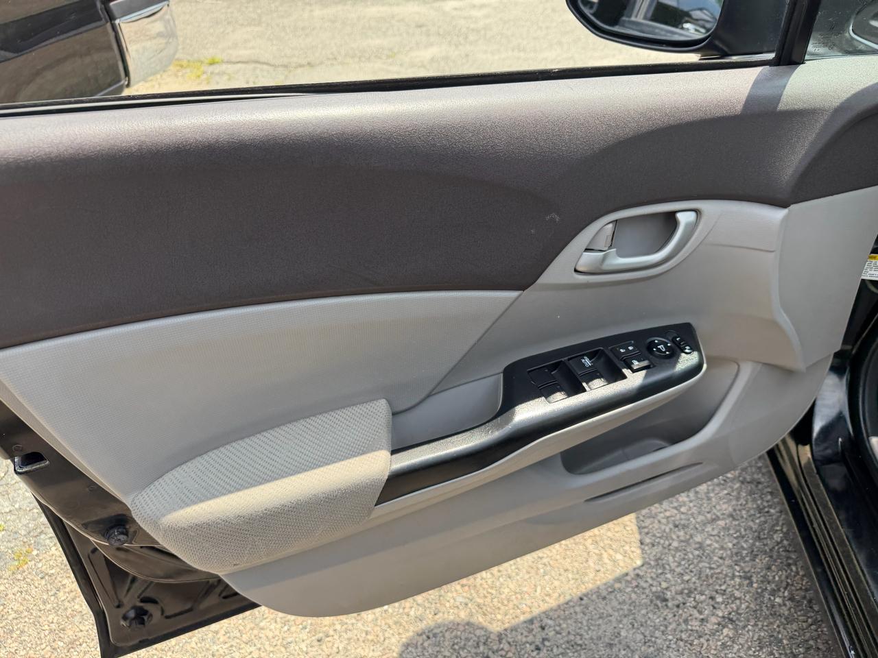 Honda Civic LX Sedan 5-Speed MT 2012