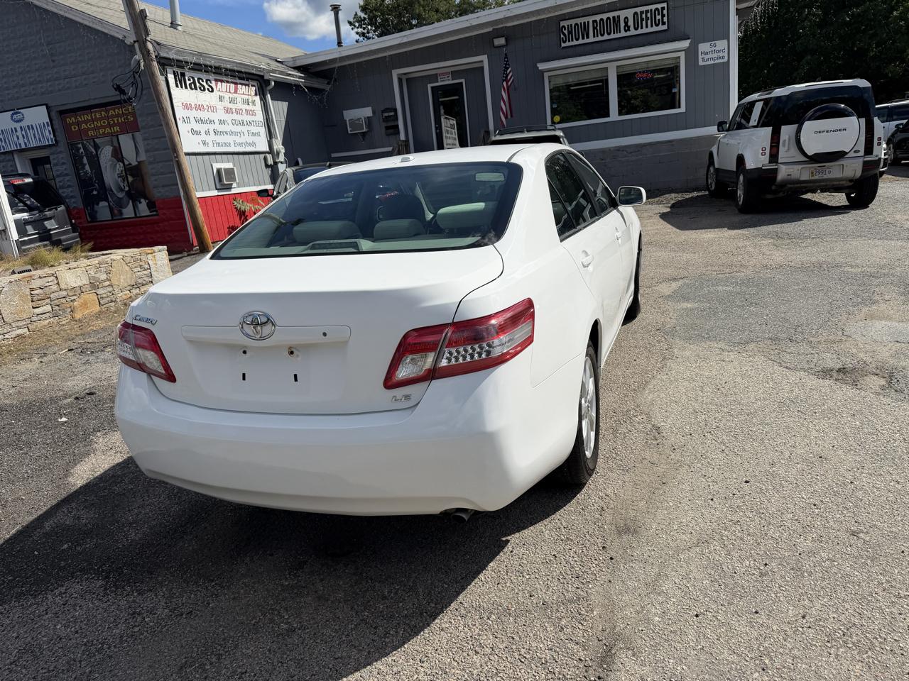 Toyota Camry Base 6-Spd AT 2011