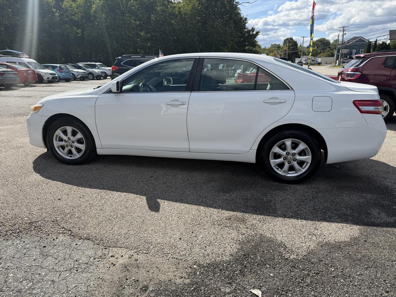 Toyota Camry Base 6-Spd AT 2011