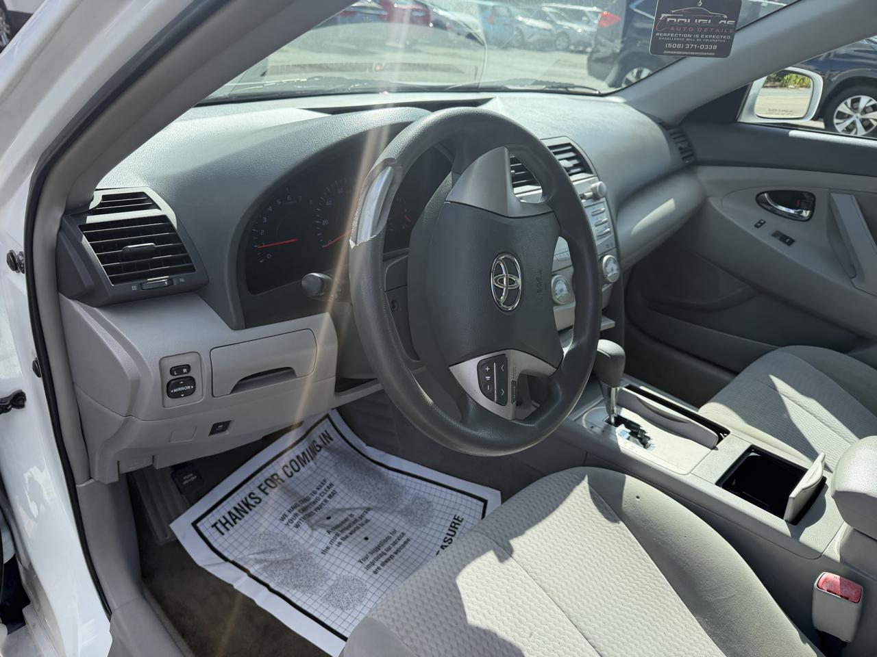 Toyota Camry Base 6-Spd AT 2011